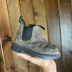 Blundstone Kids Taupe Suede Boots